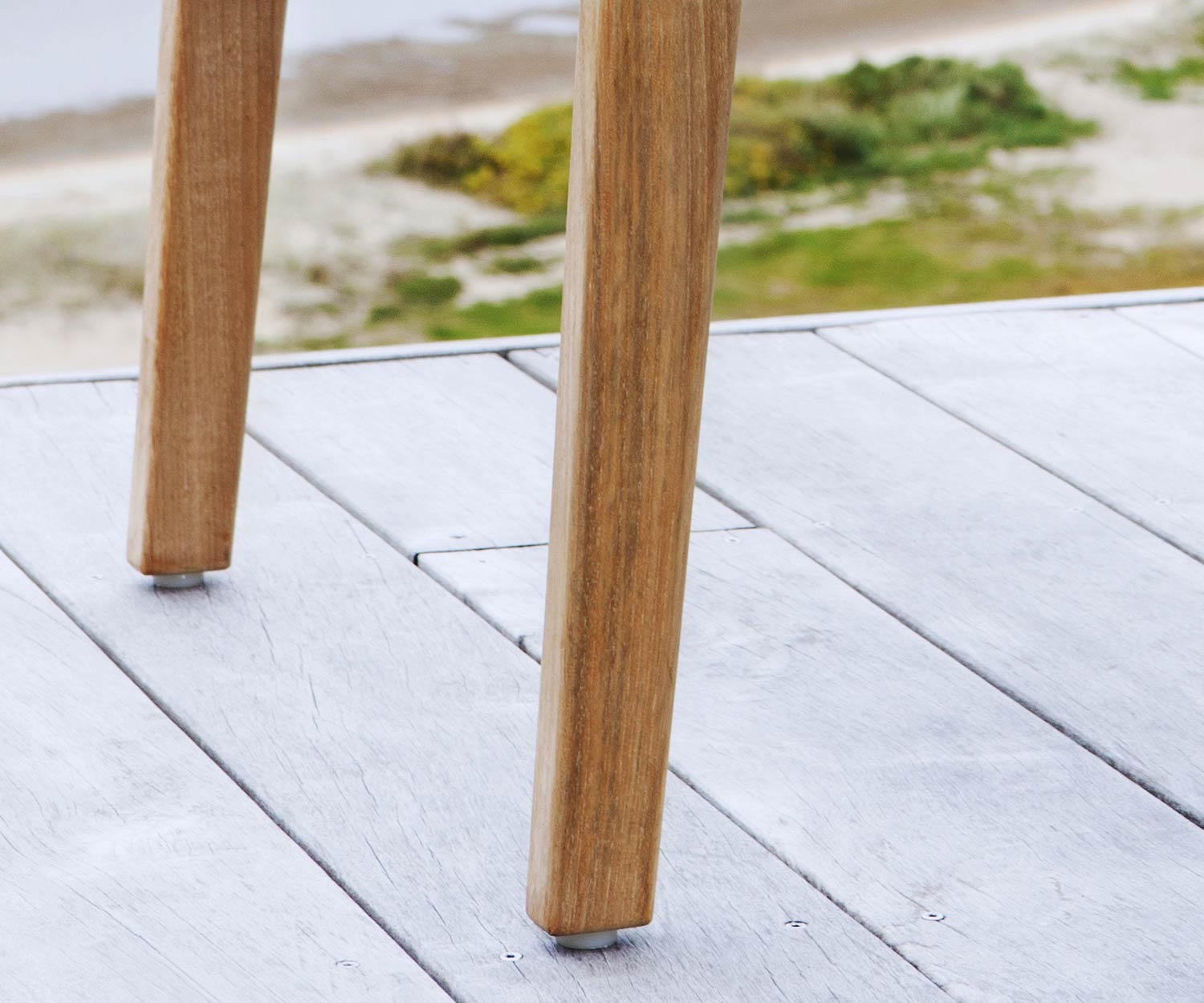 Moderne Oasiq Skagen design terrasstoel gemaakt van weerbestendig teakhout