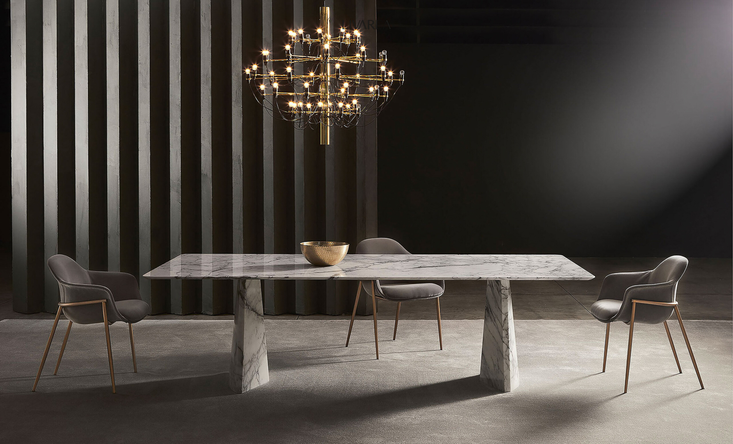 Luxe marmeren eettafel met rechthoekig blad op twee poten Luxe marmeren eettafel met rechthoekig blad op twee poten