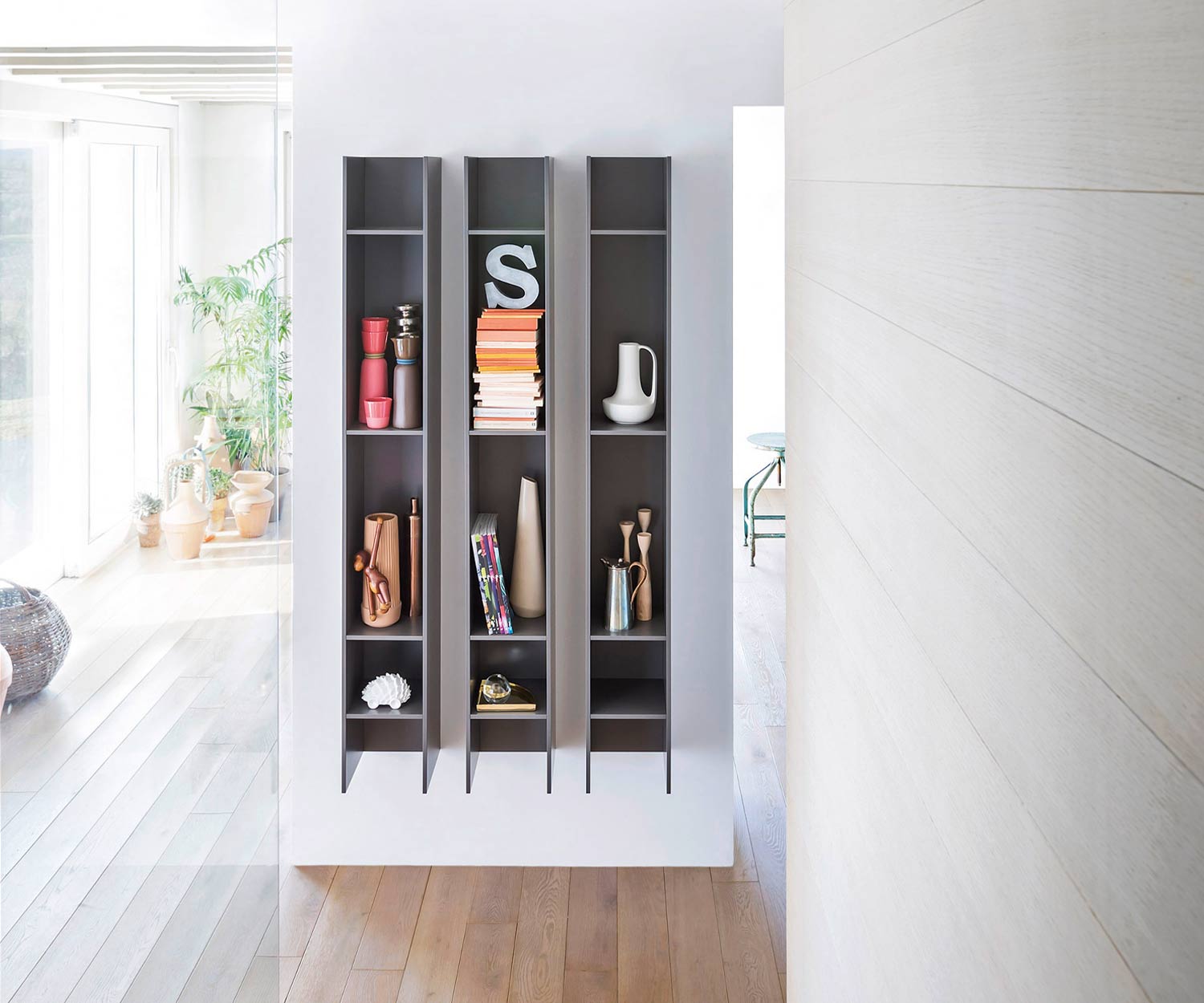 Ontwerp woonkamer wand boekenkast Vlinder by Novamobili Ontwerp woonkamer wand boekenkast Vlinder by Novamobili