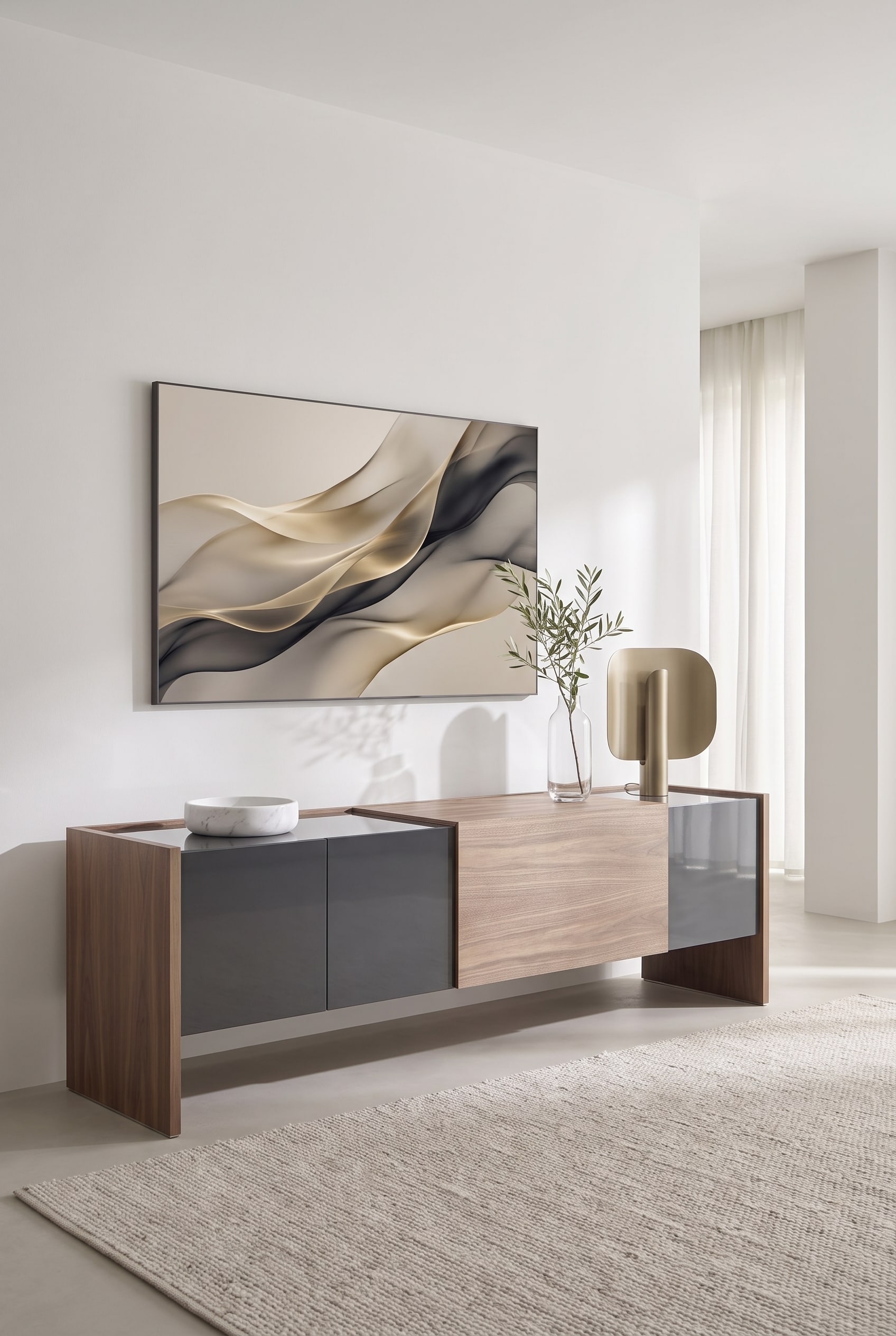 Un buffet élégant et minimaliste sous une télévision murale, encadrée comme un tableau d'art classique et affichant une image.