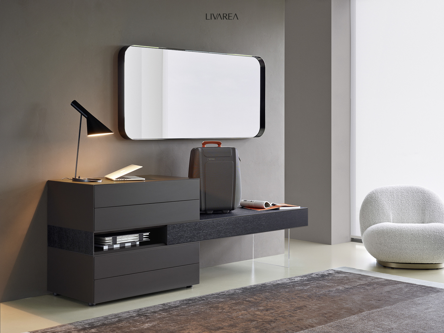 Petit meuble-paroi compact avec effet de suspension Petit meuble-paroi compact avec effet de suspension