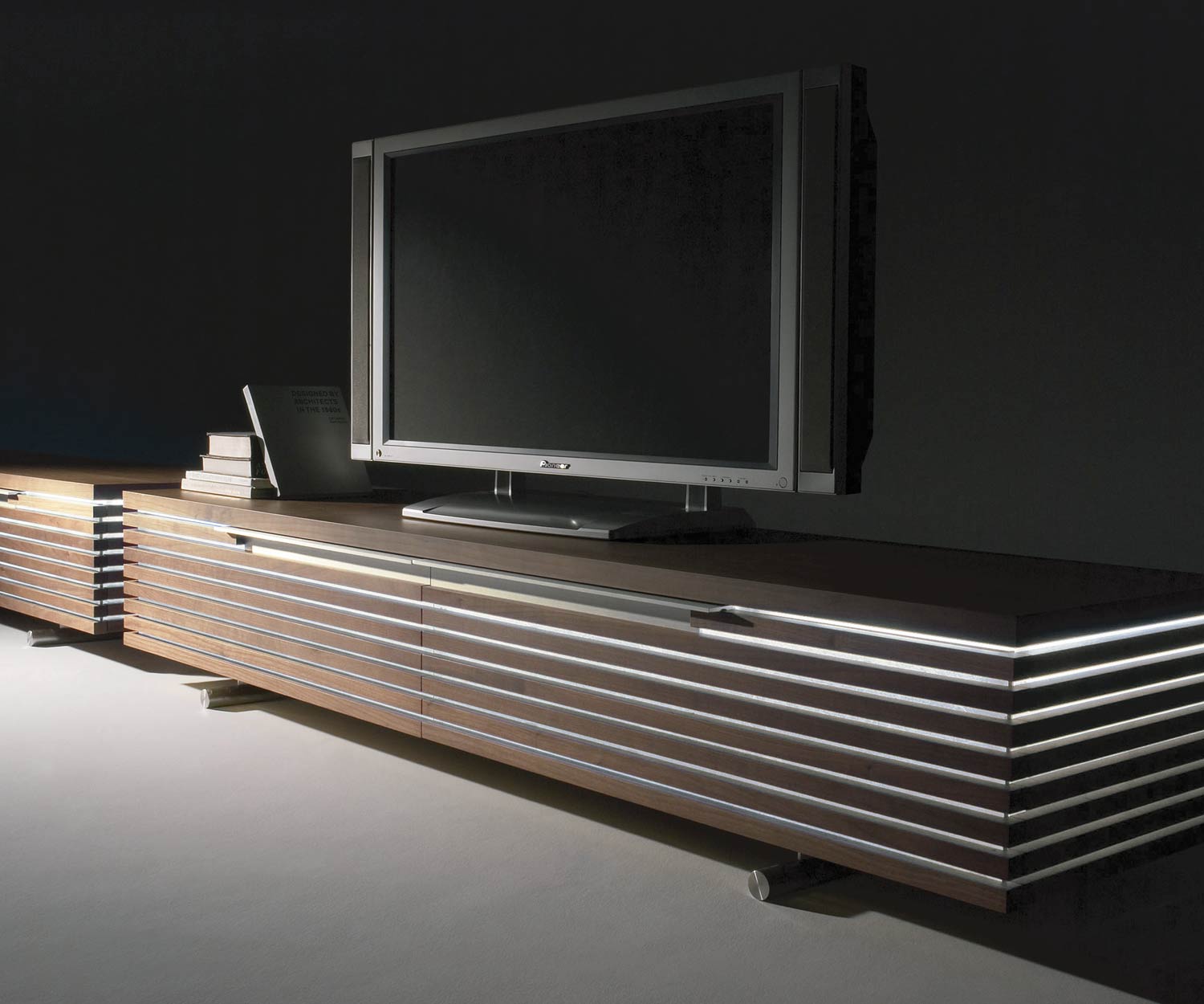 Conde House Tosai Design Table basse design en placage de noyer du Japon