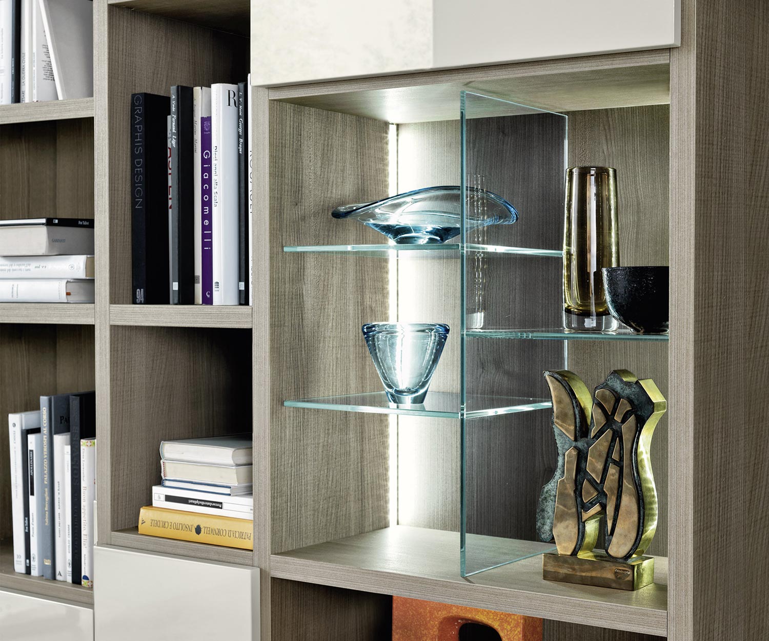 Design boekenkast met LED-verlichting Design boekenkast met LED-verlichting