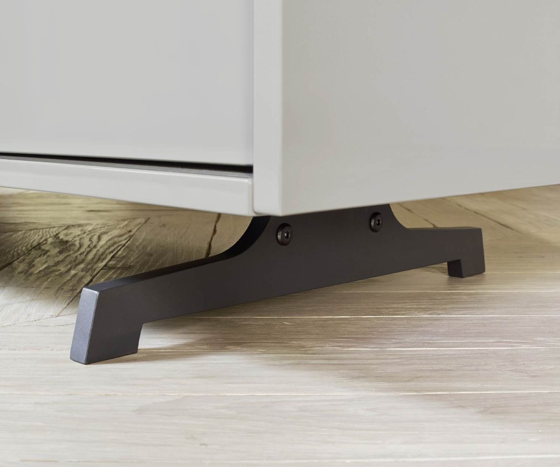 Sideboard design blanc Vela de Livitalia Détail des pieds brunis