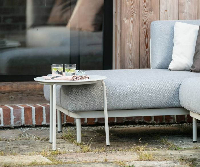 Table d'appoint moderne Todus Starling design avec plateau HPL blanc et piètement blanc