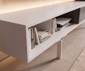 Meuble TV bas Mobius 005 pour salon. Meuble de télévision blanc minimaliste avec niches ouvertes pour consoles et livres.