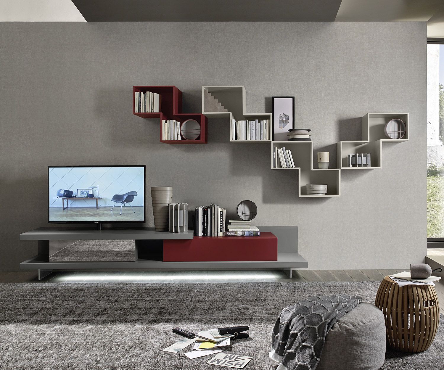 Module d'étagère design Tetris comme grande étagère murale au-dessus d'un lowboard design