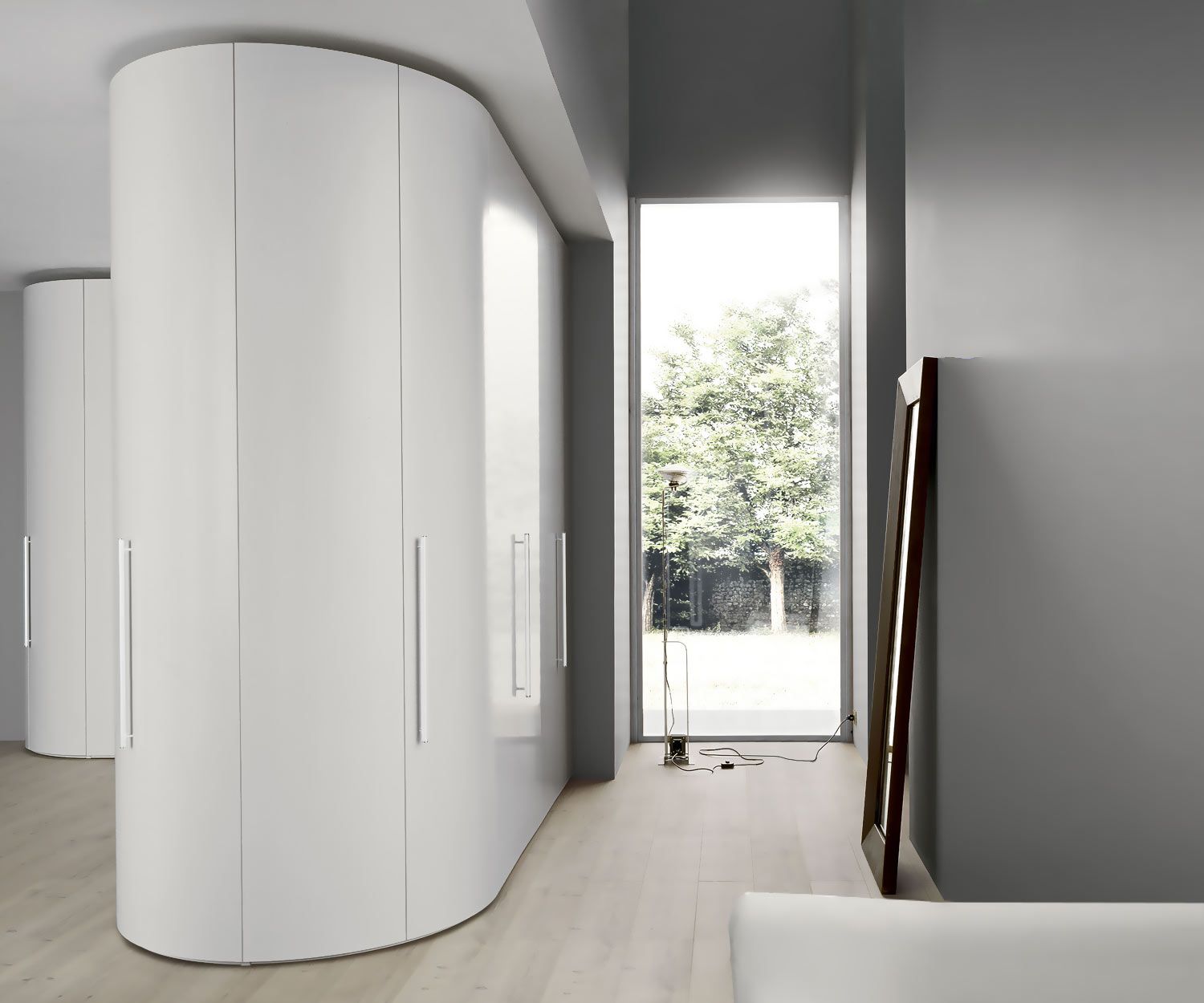 Novamobili Armoire d'angle design Alfa Curvo comme séparation de pièce