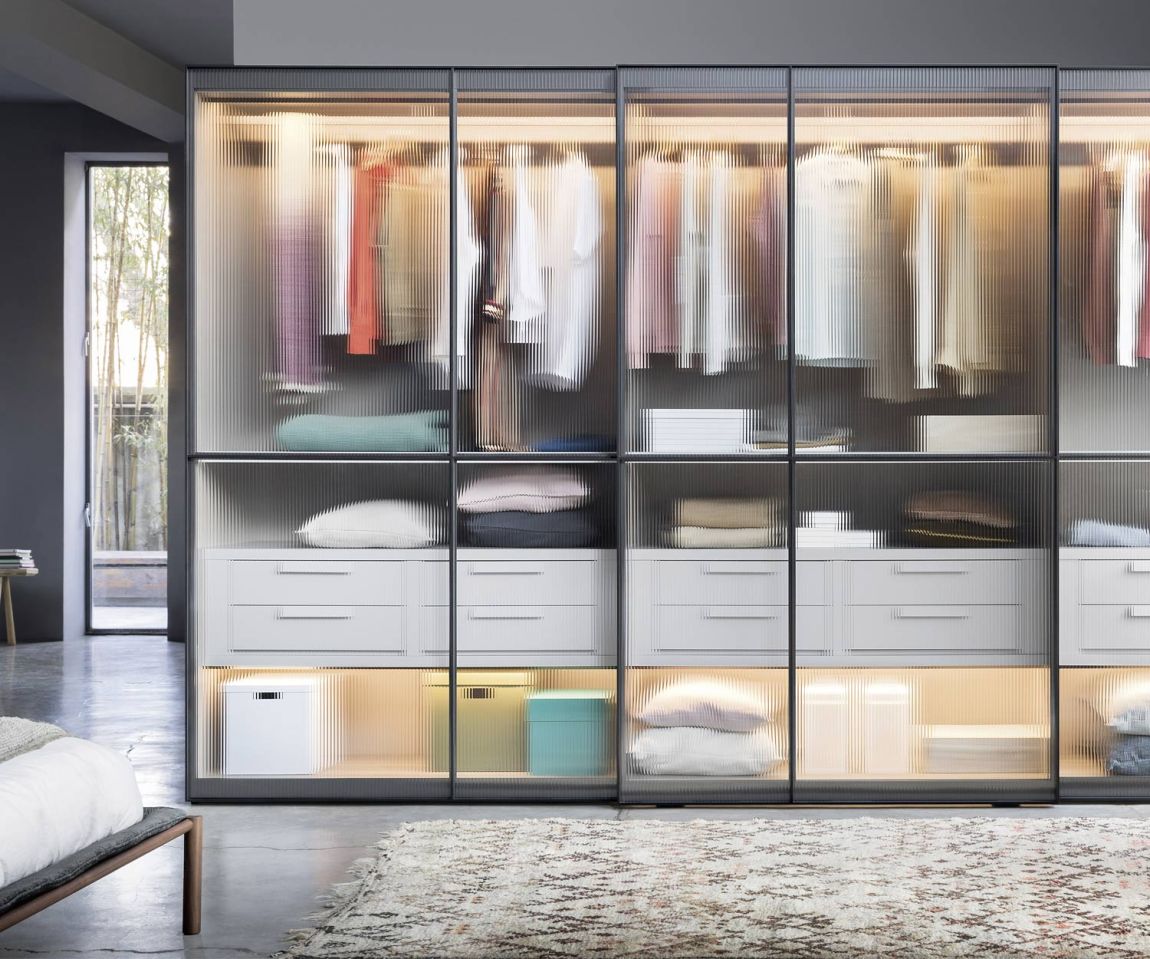 Designer moderne Novamobili Armoire Layer portes coulissantes en verre avec éclairage LED